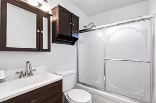 110 Queen St, Bay Shore, NY 11706 - Photo 10