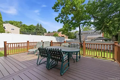 7 Lawrence Court, Syosset, NY 11791 - Photo 28