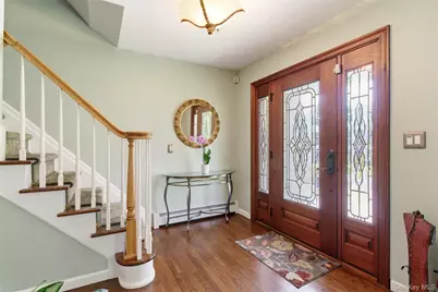 7 Lawrence Court, Syosset, NY 11791 - Photo 4