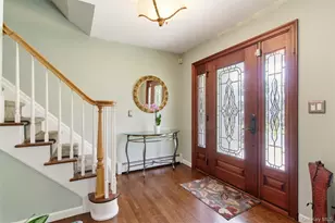 7 Lawrence Ct, Syosset, NY 11791 - Photo 4