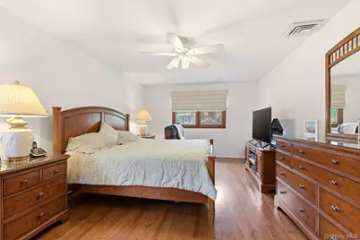 7 Lawrence Court, Syosset, NY 11791 - Photo 22