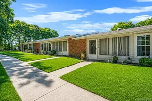 200 Newcastle Ct, Ridge, NY 11961 - Photo 4