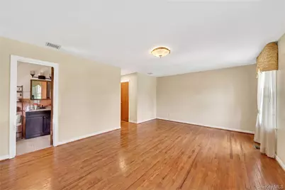 240 Pearl Street, Lawrence, NY 11559 - Photo 8