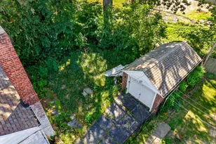 185-06 64th Ave, Fresh Meadows, NY 11365 - Photo 6