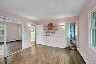 11 Wagon Ln, Levittown, NY 11756 - Photo 10