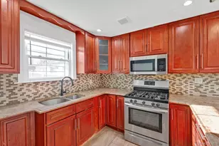164-18 109th Dr, Jamaica, NY 11433 - Photo 1