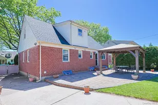 42 Beechwood Ln, New Hyde Park, NY 11040 - Photo 6