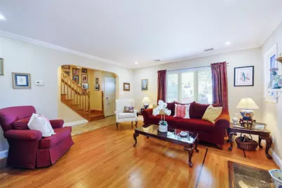 42 Beechwood Lane, New Hyde Park, NY 11040 - Photo 12