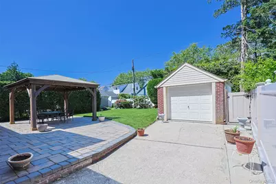 42 Beechwood Lane, New Hyde Park, NY 11040 - Photo 4