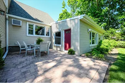 1401 Herzel Boulevard, West Babylon, NY 11704 - Photo 26