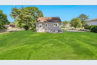 1828 Stein Drive, Bay Shore, NY 11706 - Photo 8