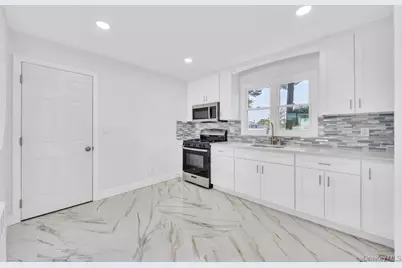 1828 Stein Drive, Bay Shore, NY 11706 - Photo 20