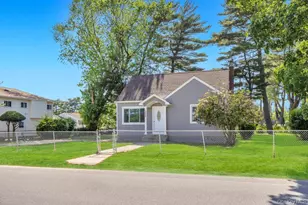 1828 Stein Dr, Bay Shore, NY 11706 - Photo 2