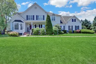 66 Canterbury Dr, Wading River, NY 11792 - Photo 2