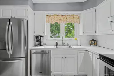 75 S Randolph Avenue, Poughkeepsie, NY 12601 - Photo 8