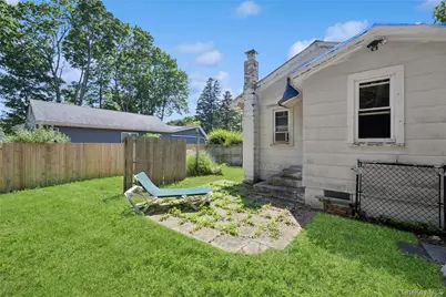 60 Kenneth Avenue, Huntington, NY 11743 - Photo 12