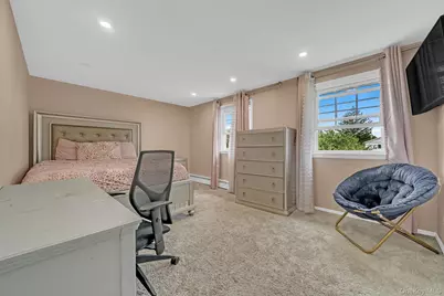 9 Nassau Avenue, West Babylon, NY 11704 - Photo 6