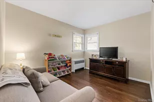 42 Larry Dr, Commack, NY 11725 - Photo 4