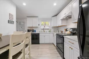 42 Larry Dr, Commack, NY 11725 - Photo 6