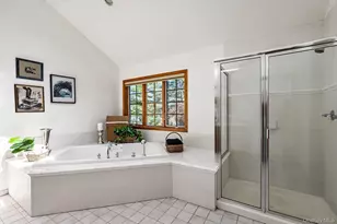1 Fox Holw Ct, Dix Hills, NY 11746 - Photo 22