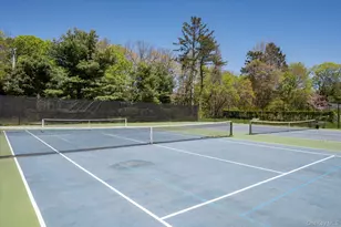 1 Fox Holw Ct, Dix Hills, NY 11746 - Photo 36