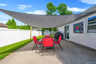 100 Patchogue-Holbrook Rd, Ronkonkoma, NY 11779 - Photo 32