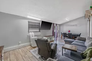 100 Patchogue-Holbrook Rd, Ronkonkoma, NY 11779 - Photo 10
