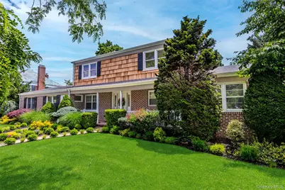 467 Hempstead Avenue, Rockville Centre, NY 11570 - Photo 1
