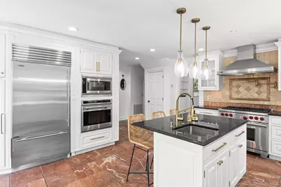 467 Hempstead Avenue, Rockville Centre, NY 11570 - Photo 8