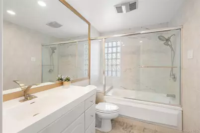 467 Hempstead Avenue, Rockville Centre, NY 11570 - Photo 22