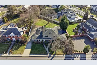 467 Hempstead Avenue, Rockville Centre, NY 11570 - Photo 24
