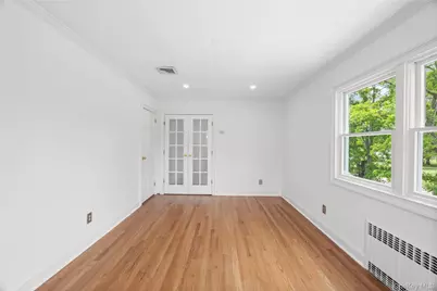 467 Hempstead Avenue, Rockville Centre, NY 11570 - Photo 18