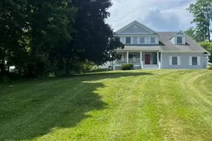 9 Mystic Glen Pl, Fishkill, NY 12524 - Photo 2