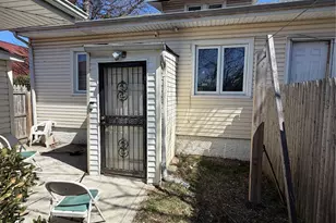 135-10 Farmers Blvd, Jamaica, NY 11434 - Photo 4