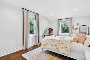 7 Merillon Ave, Garden City, NY 11530 - Photo 18