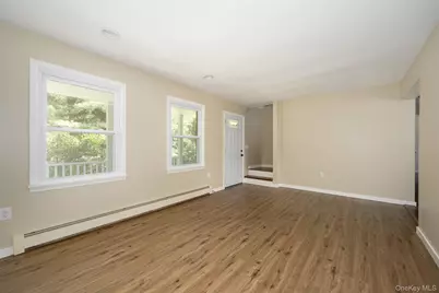 18 Cream Street, Hyde Park, NY 12538 - Photo 8