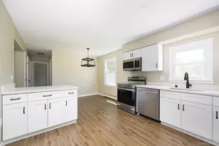 18 Cream St, Hyde Park, NY 12538 - Photo 4