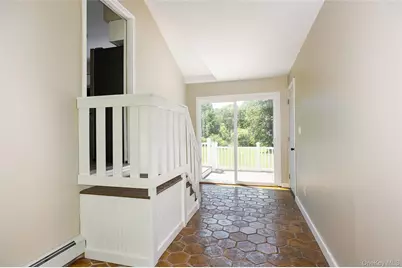 18 Cream Street, Hyde Park, NY 12538 - Photo 12