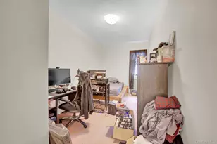 70-29 68 Th Pl, Glendale, NY 11385 - Photo 20