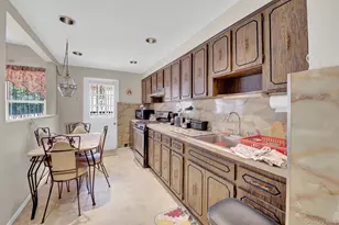 70-29 68 Th Pl, Glendale, NY 11385 - Photo 6