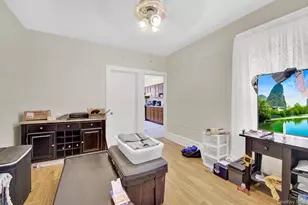 70-29 68 Th Pl, Glendale, NY 11385 - Photo 22
