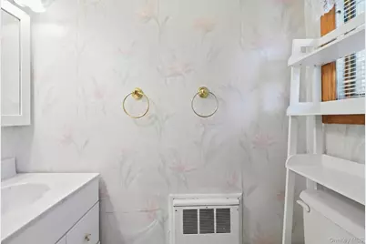3547 Northview Avenue, Wantagh, NY 11793 - Photo 18