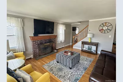 304 Lido Parkway, Lindenhurst, NY 11757 - Photo 4