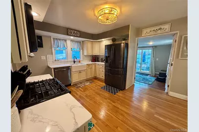 304 Lido Parkway, Lindenhurst, NY 11757 - Photo 10