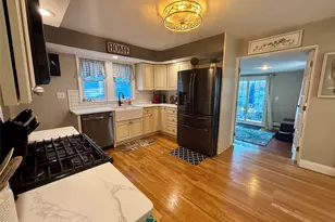 304 Lido Pkwy, Lindenhurst, NY 11757 - Photo 10