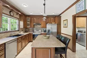 15 Boxwood Ln, Farmingdale, NY 11735 - Photo 16