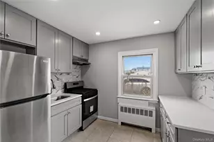725 E Broadway, Long Beach, NY 11561 - Photo 2