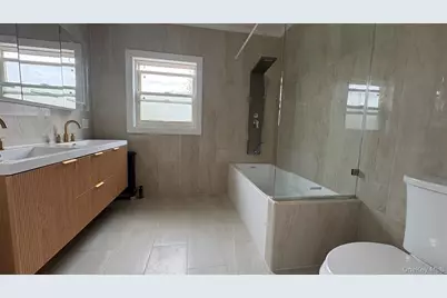 6240 Cromwell Crescent, Rego Park, NY 11374 - Photo 8