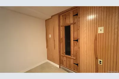6240 Cromwell Crescent, Rego Park, NY 11374 - Photo 16