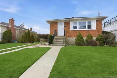 3292 Murdock Avenue, Oceanside, NY 11572 - Photo 2